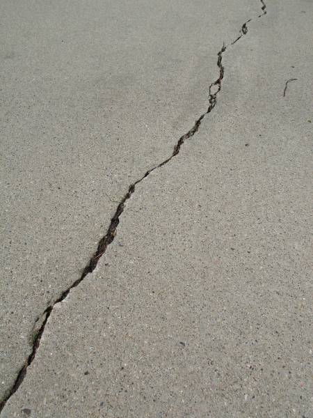 Expertise fissures façade sur maison ancienne à Vichy – Détection des causes et transmission au service assurance